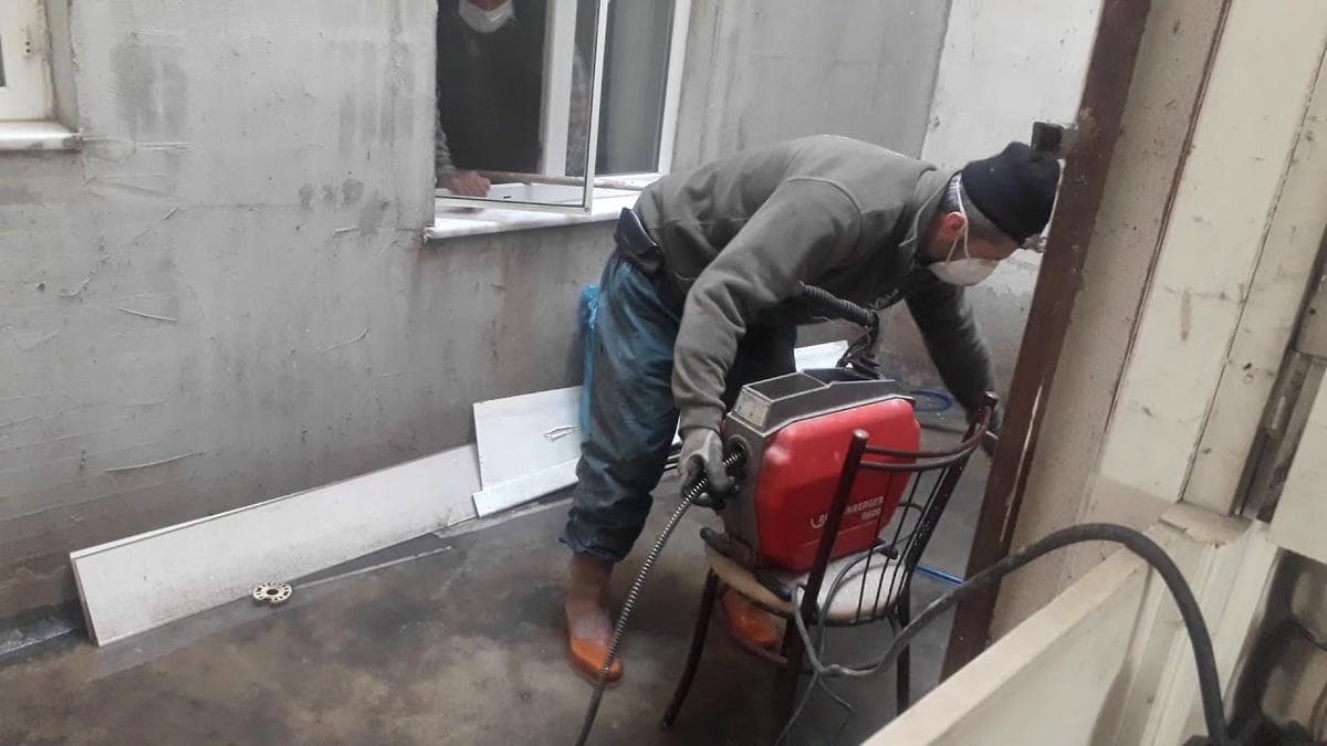 Ankara su tesisat - balkon gideri acma su